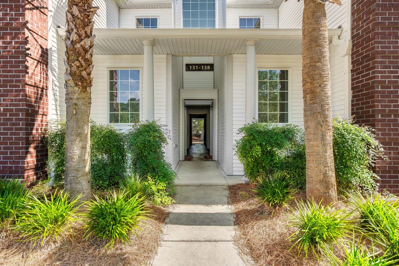 136 Golfview Ln, Summerville, SC 29485