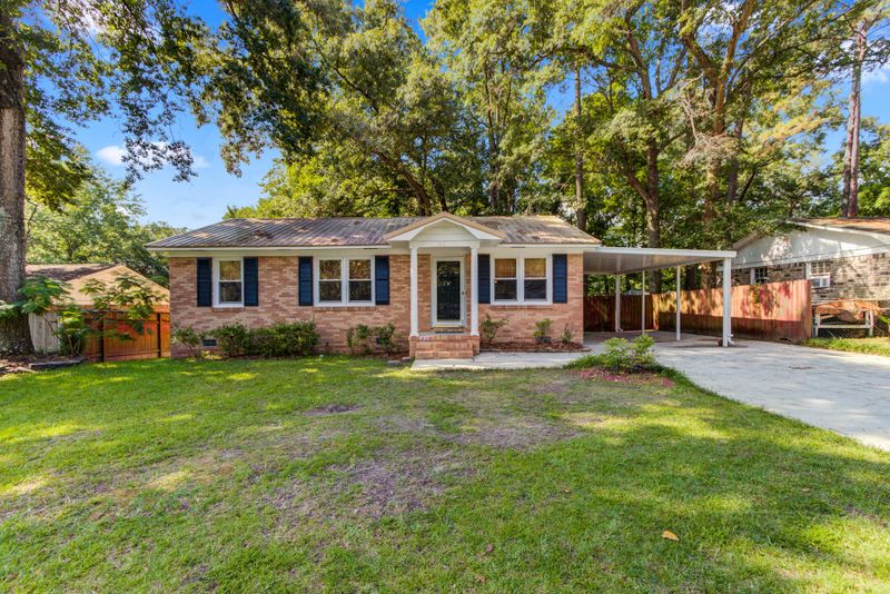 216 Birch Ln, Summerville, SC 29485