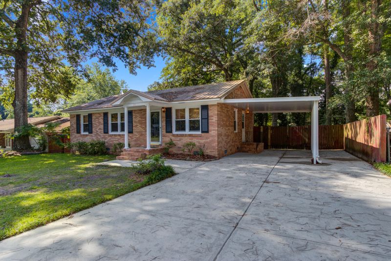 216 Birch Ln, Summerville, SC 29485