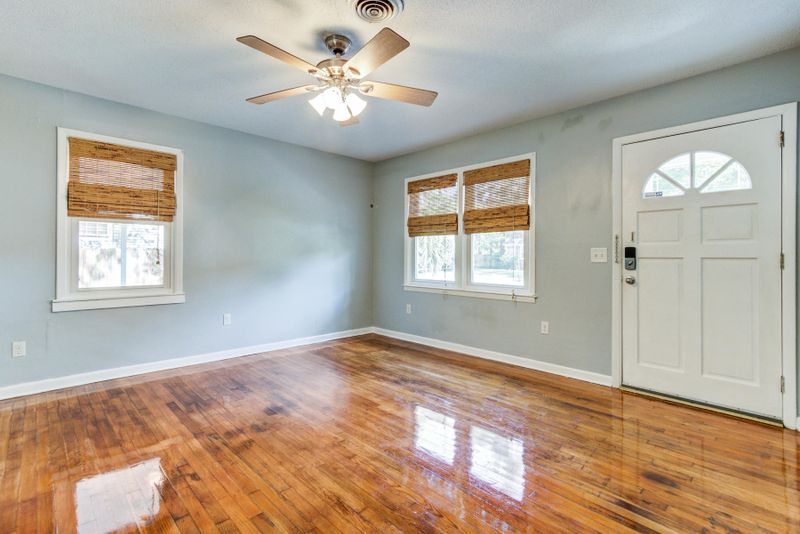 216 Birch Ln, Summerville, SC 29485