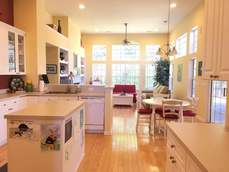 1423 Coopers Hawk Dr, Hanahan, SC 29410