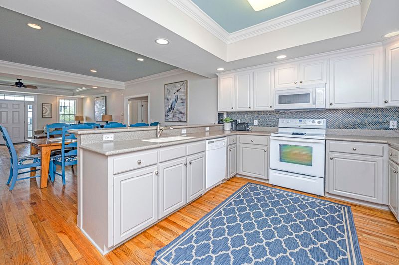 2805 Arc St, Edisto Beach, SC 29438