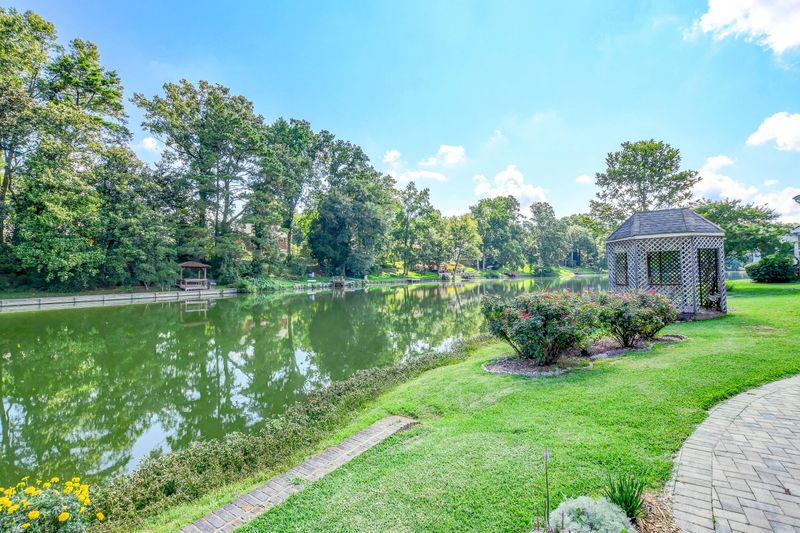 104 Woodlake Dr, Summerville, SC 29485