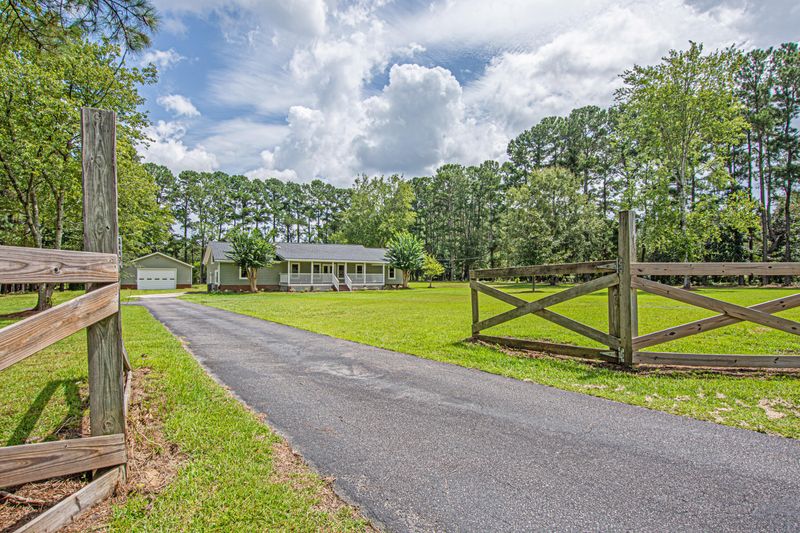 106 Sommet Blvd, Summerville, SC 29483