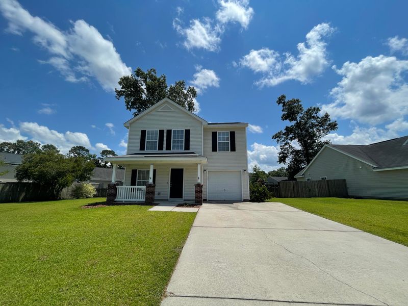 305 Slow Mill Dr, Goose Creek, SC 29445