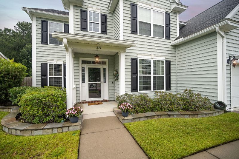 379 Decatur Dr, Summerville, SC 29486