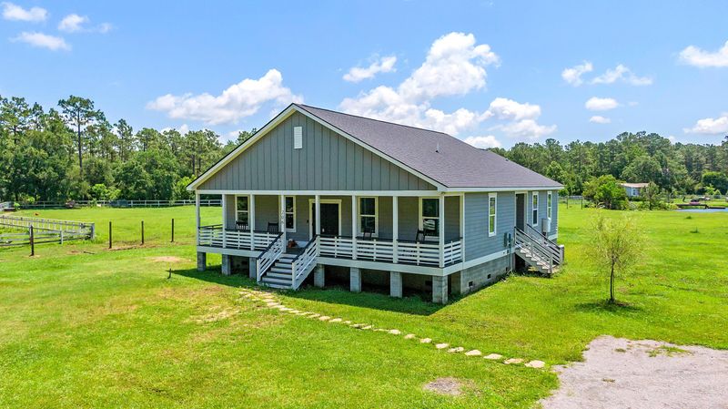 206 Sting Way, Huger, SC 29450