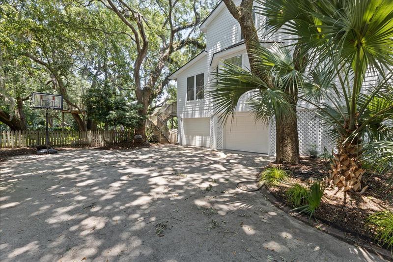 1532 Oaklanding Rd, Mount Pleasant, SC 29464