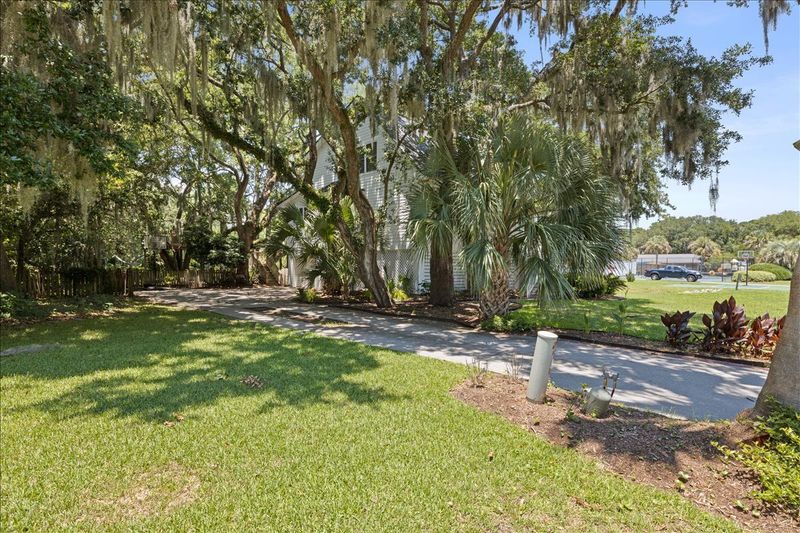 1532 Oaklanding Rd, Mount Pleasant, SC 29464