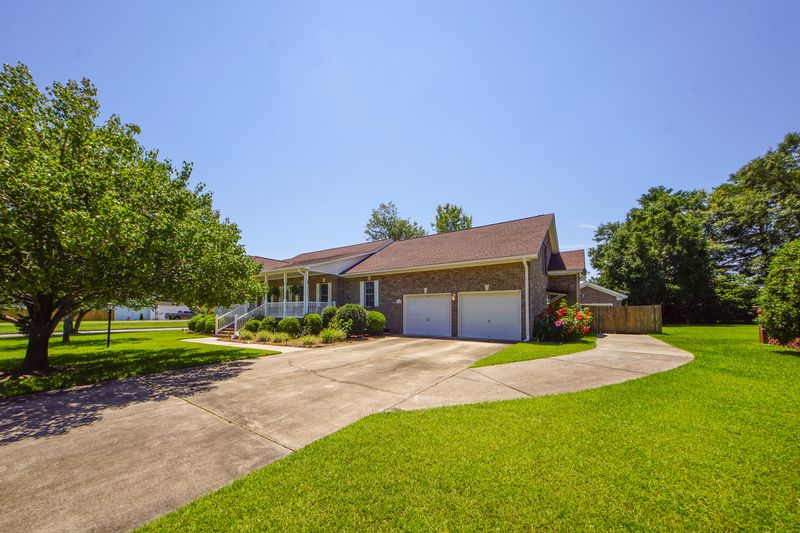 101 Welchman Ave, Goose Creek, SC 29445