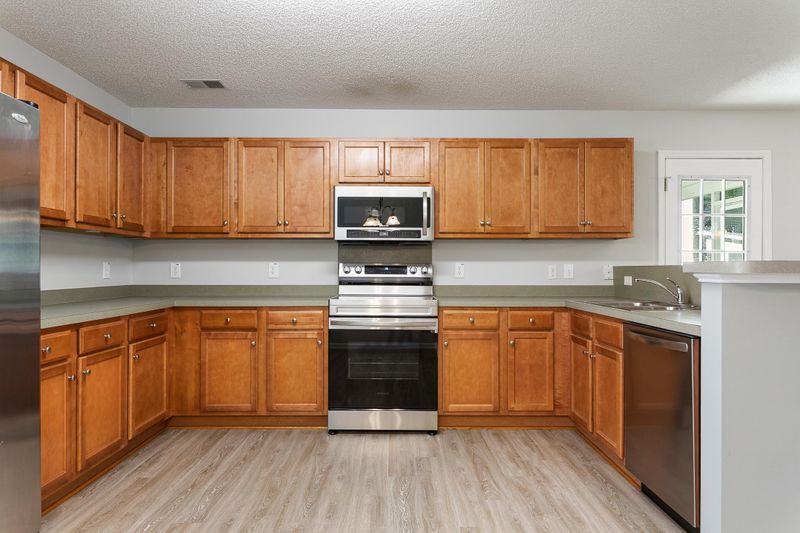 8505 Haley Ct, North Charleston, SC 29406
