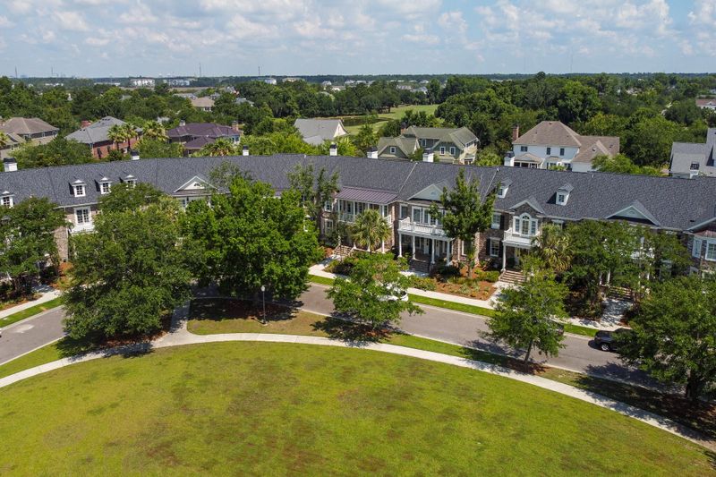 10 Grove Ln, Daniel Island, SC 29492