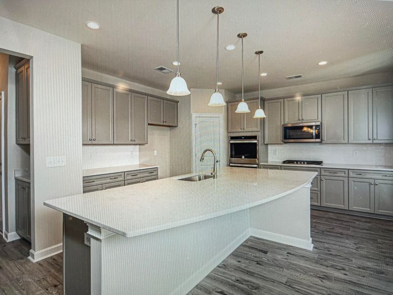 610 S Pointe Blvd, Summerville, SC 29483