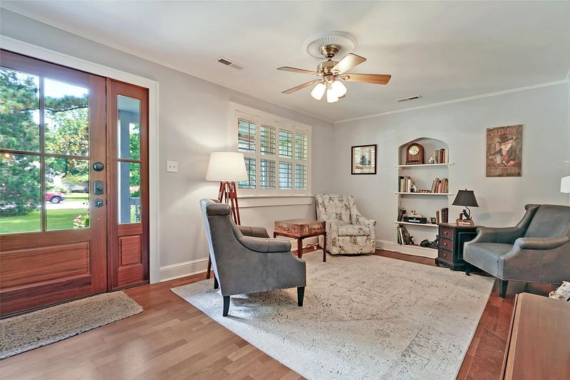 823 Castle Ave, Charleston, SC 29407