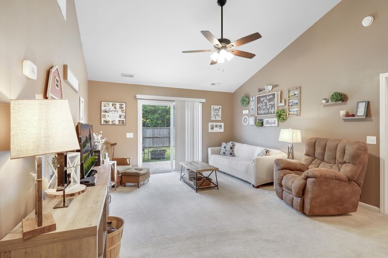 116 Mayfield Dr, Goose Creek, SC 29445