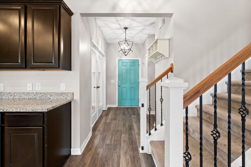 102 Ancestry Ln, Moncks Corner, SC 29461