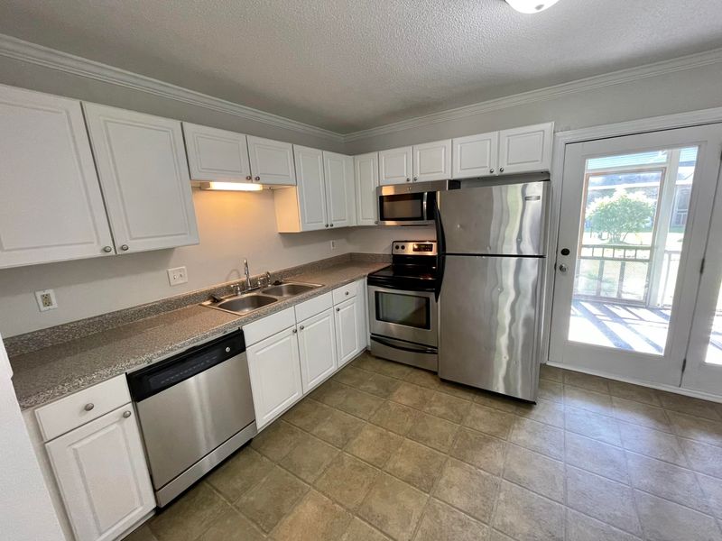 1860 Mepkin Rd #H2, Charleston, SC 29407