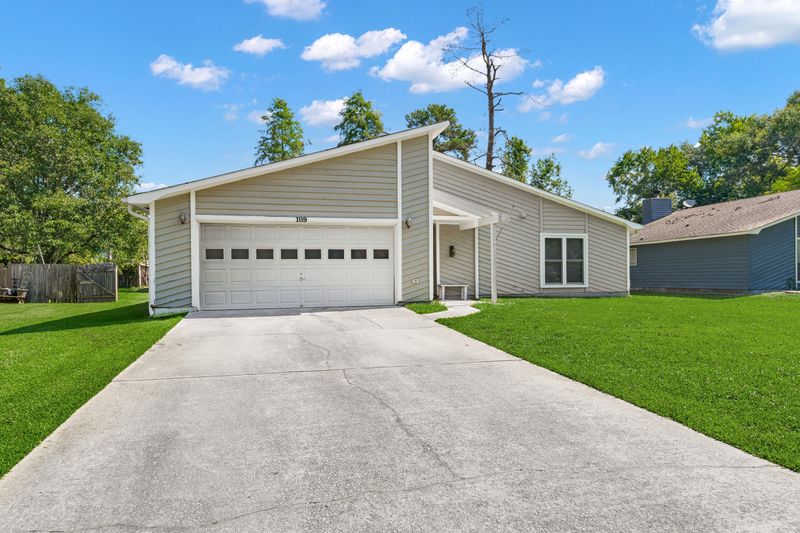 109 Train Dr, Summerville, SC 29483