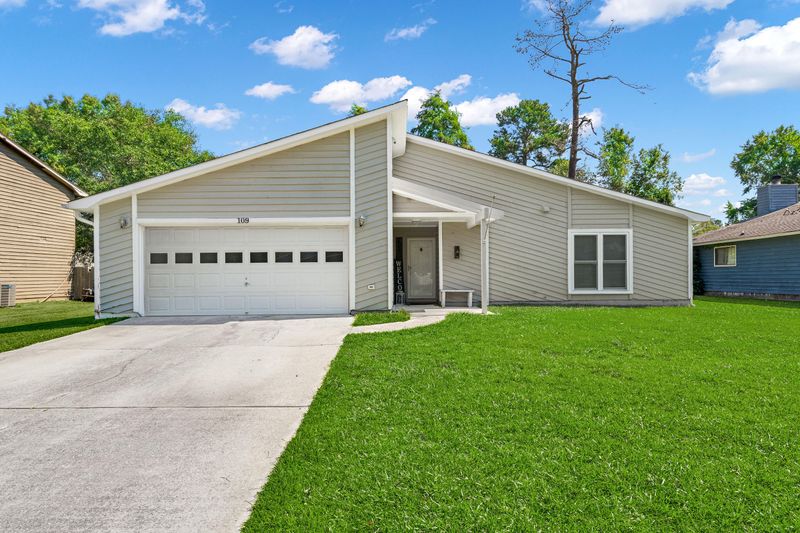 109 Train Dr, Summerville, SC 29483