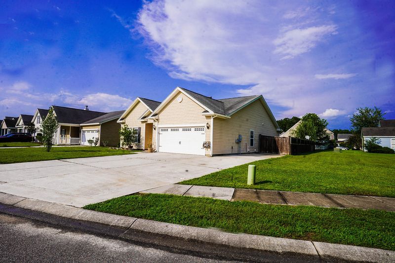 319 Killarney Trl, Moncks Corner, SC 29461