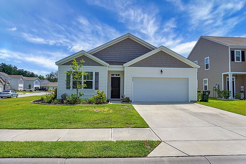 200 Rubles Ln, Moncks Corner, SC 29461