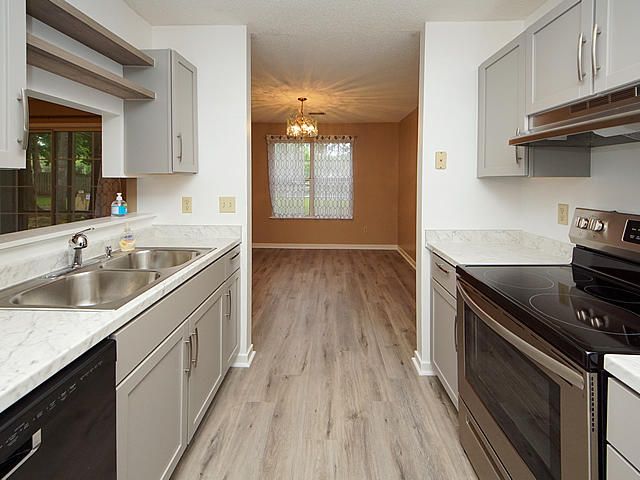 7955 Edgebrook Cir #D, North Charleston, SC 29418