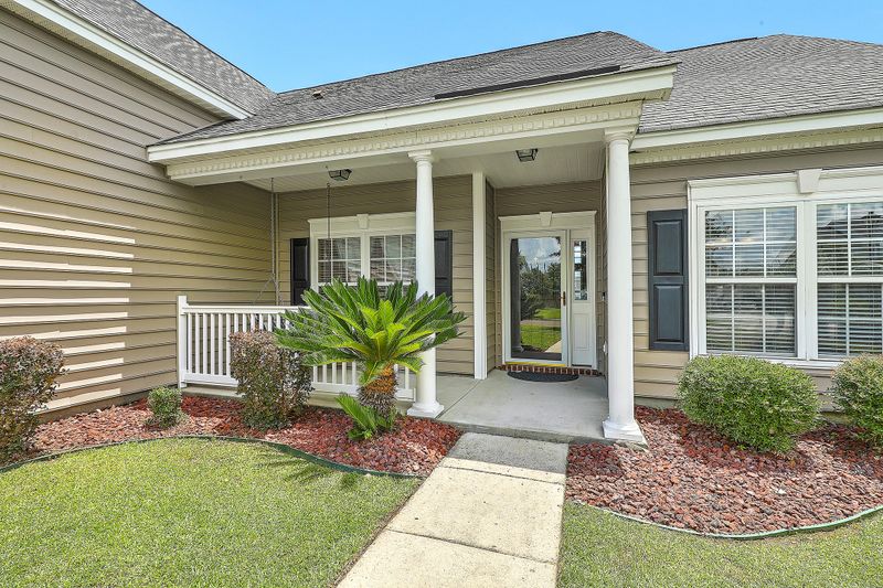 7310 Kestrel Trl, Hanahan, SC 29410