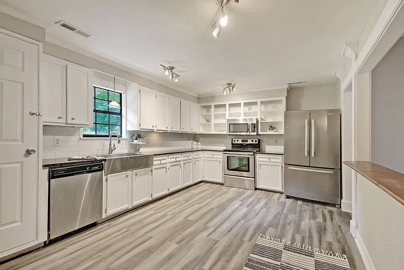 25 Wyecreek Ave, Charleston, SC 29412