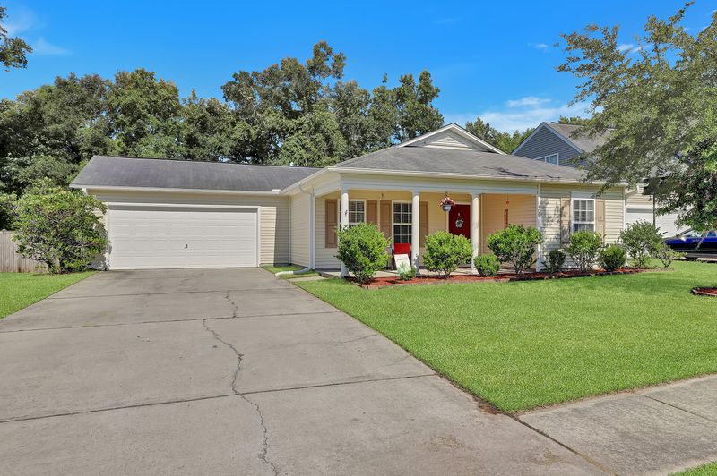 409 Green Park Ln, Goose Creek, SC 29445
