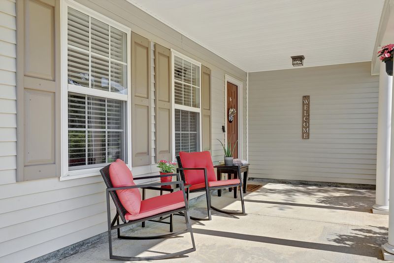 409 Green Park Ln, Goose Creek, SC 29445