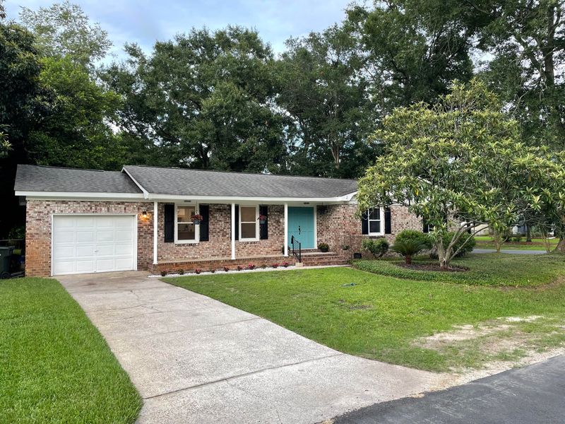 2 Wendy Ln, Charleston, SC 29407