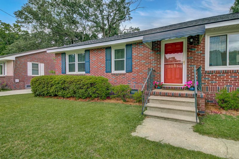 5201 Sterrett St, North Charleston, SC 29405