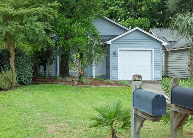 1275 Llewellyn Rd, Mount Pleasant, SC 29464
