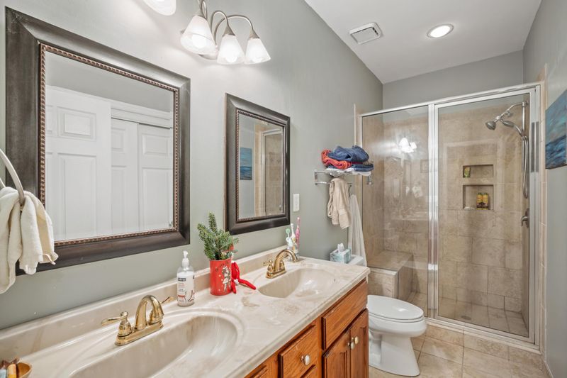307 W Indian Ave, Folly Beach, SC 29439