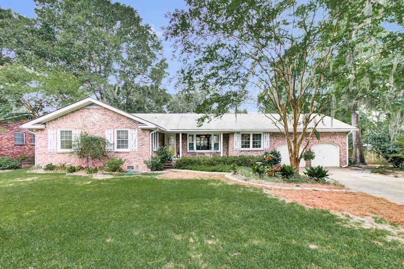 1018 Yeamans Hall Rd, Hanahan, SC 29410