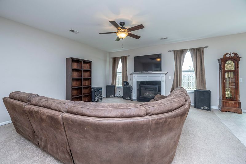 7762 Discovery Rd, North Charleston, SC 29420