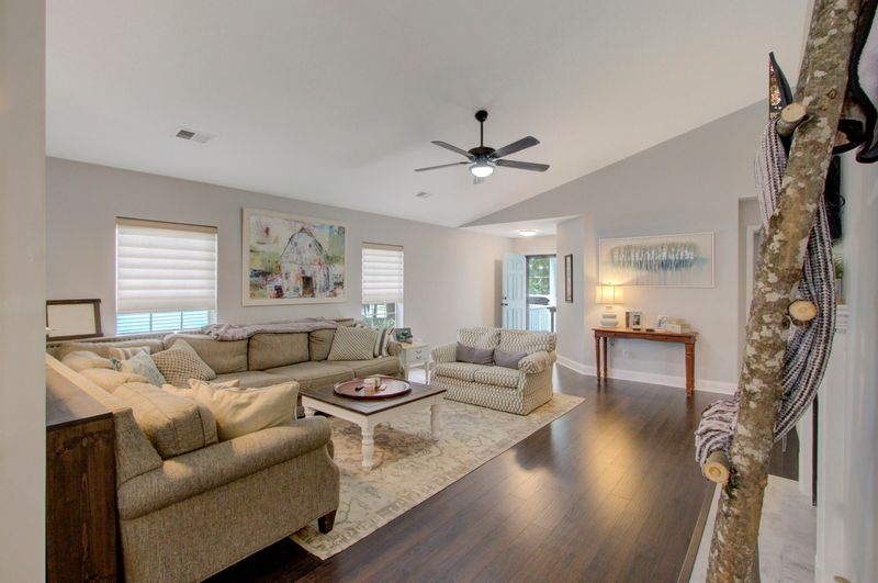 7916 Long Shadow Ln, North Charleston, SC 29406