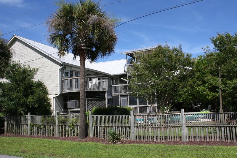 1601 Poe Ave, Sullivans Island, SC 29482