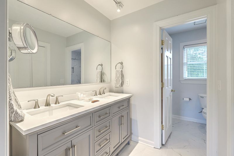 957 Paul Revere Dr, Charleston, SC 29412