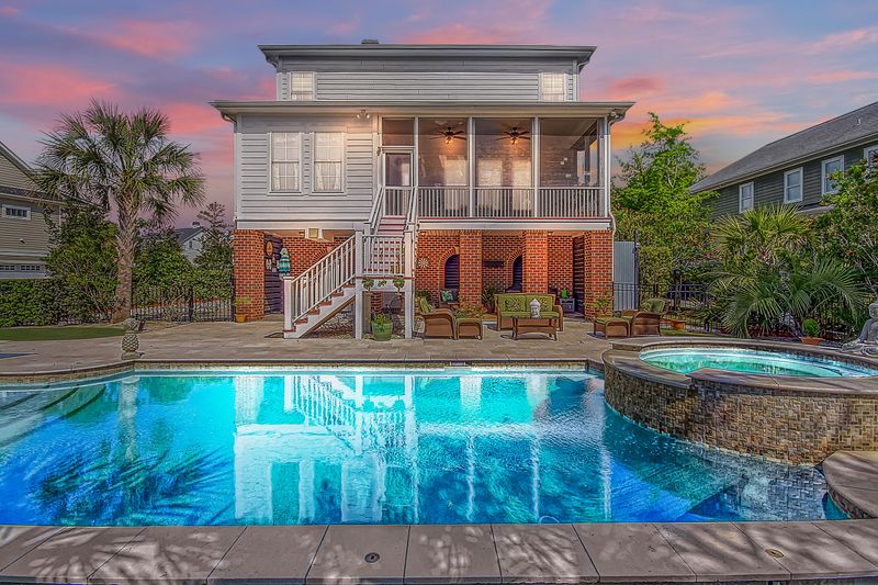 1528 Capel St, Mount Pleasant, SC 29466