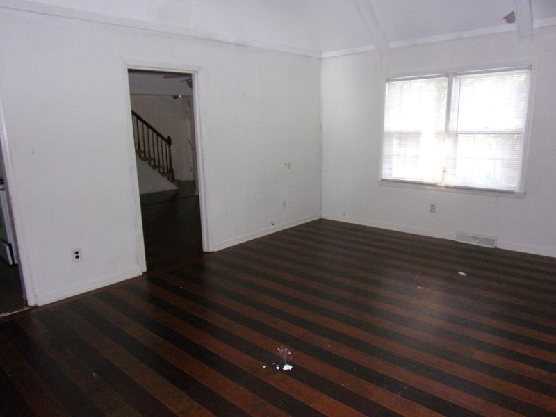 8135 Waltham Rd, North Charleston, SC 29406