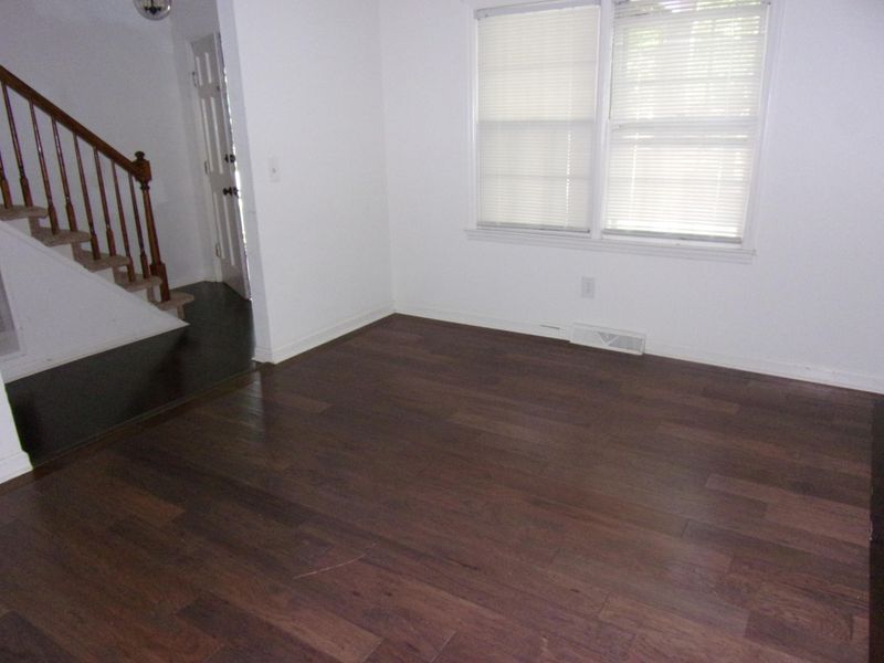 8135 Waltham Rd, North Charleston, SC 29406