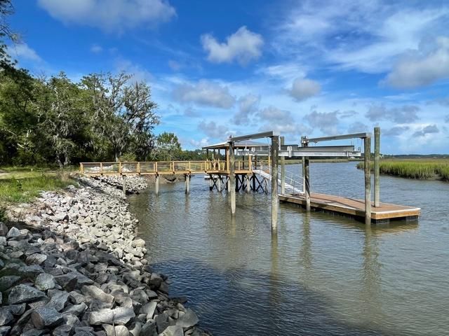 2298 Laurel Hill Rd, Edisto Island, SC 29438