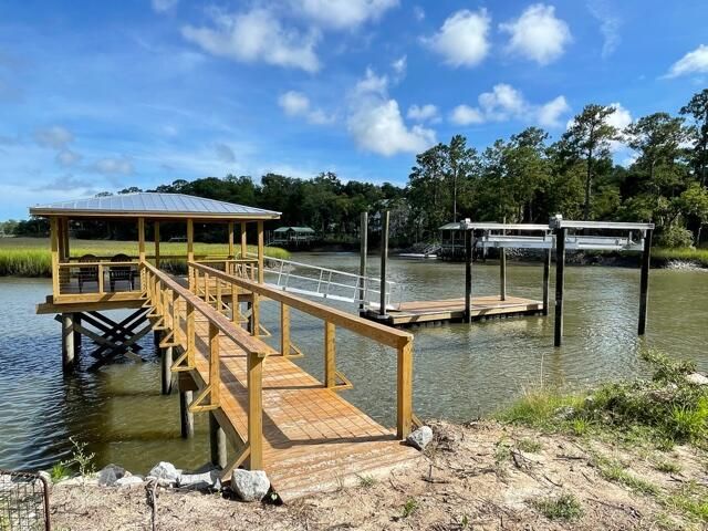 2298 Laurel Hill Rd, Edisto Island, SC 29438