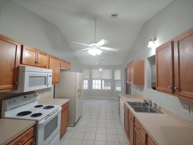 142 Orangeburg Rd, Summerville, SC 29483