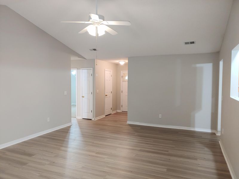 142 Orangeburg Rd, Summerville, SC 29483