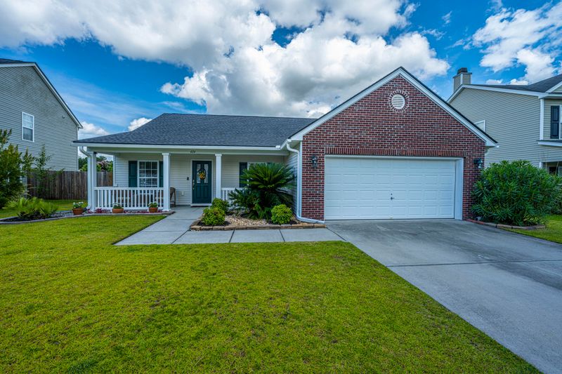 424 Dovetail Cir, Summerville, SC 29483