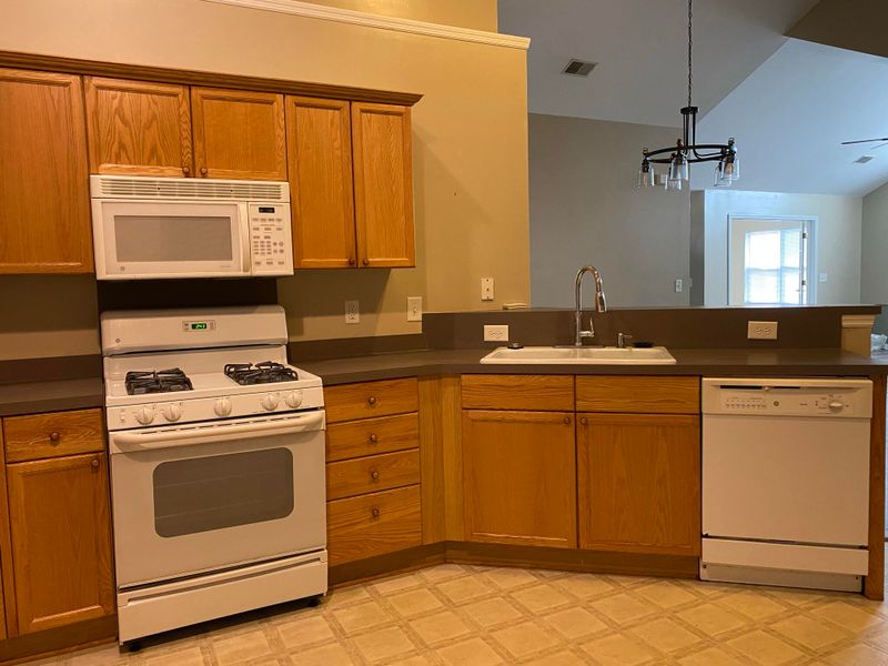 8800 Dorchester #1701, North Charleston, SC 29420