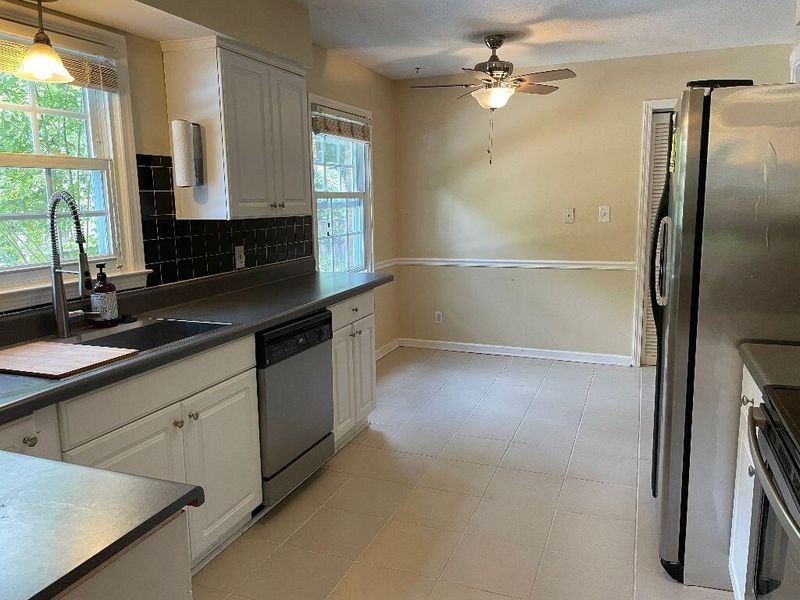 109 Runnymeade Ln, Summerville, SC 29485