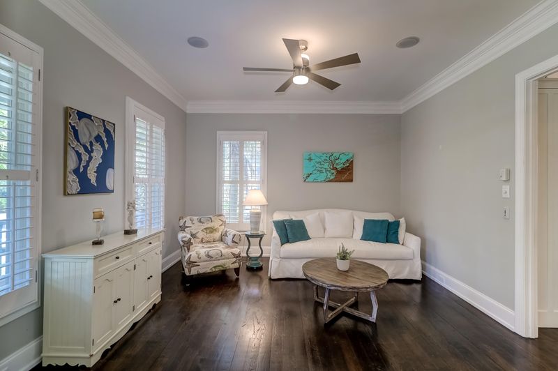 220 King George St, Daniel Island, SC 29492